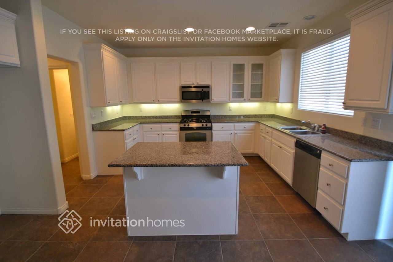 408 Prairie Moon Ave - Photo 2 of 9