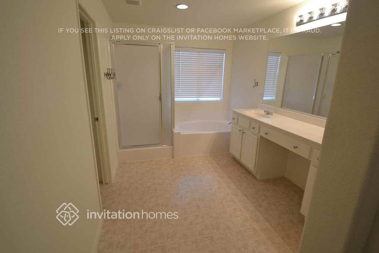 408 Prairie Moon Ave - Photo 4 of 9