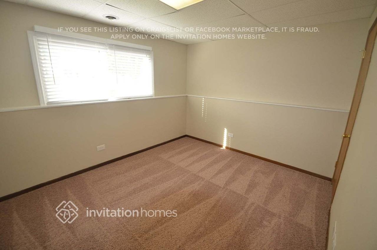 833 N Elmwood Dr - Photo 7 of 14