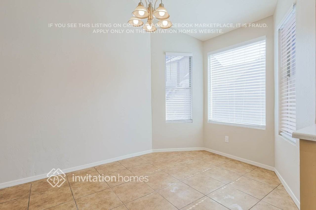 5829 S 42nd St - Photo 5 of 16