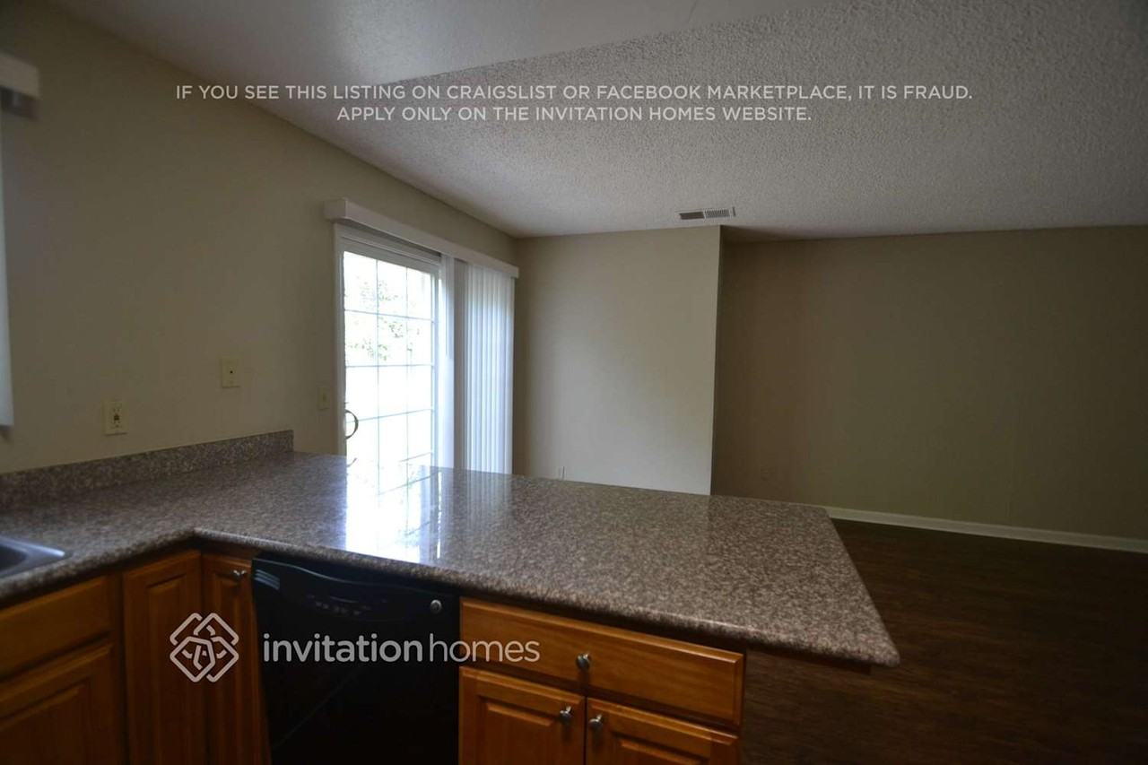 1104 Jeanne Ct - Photo 5 of 12