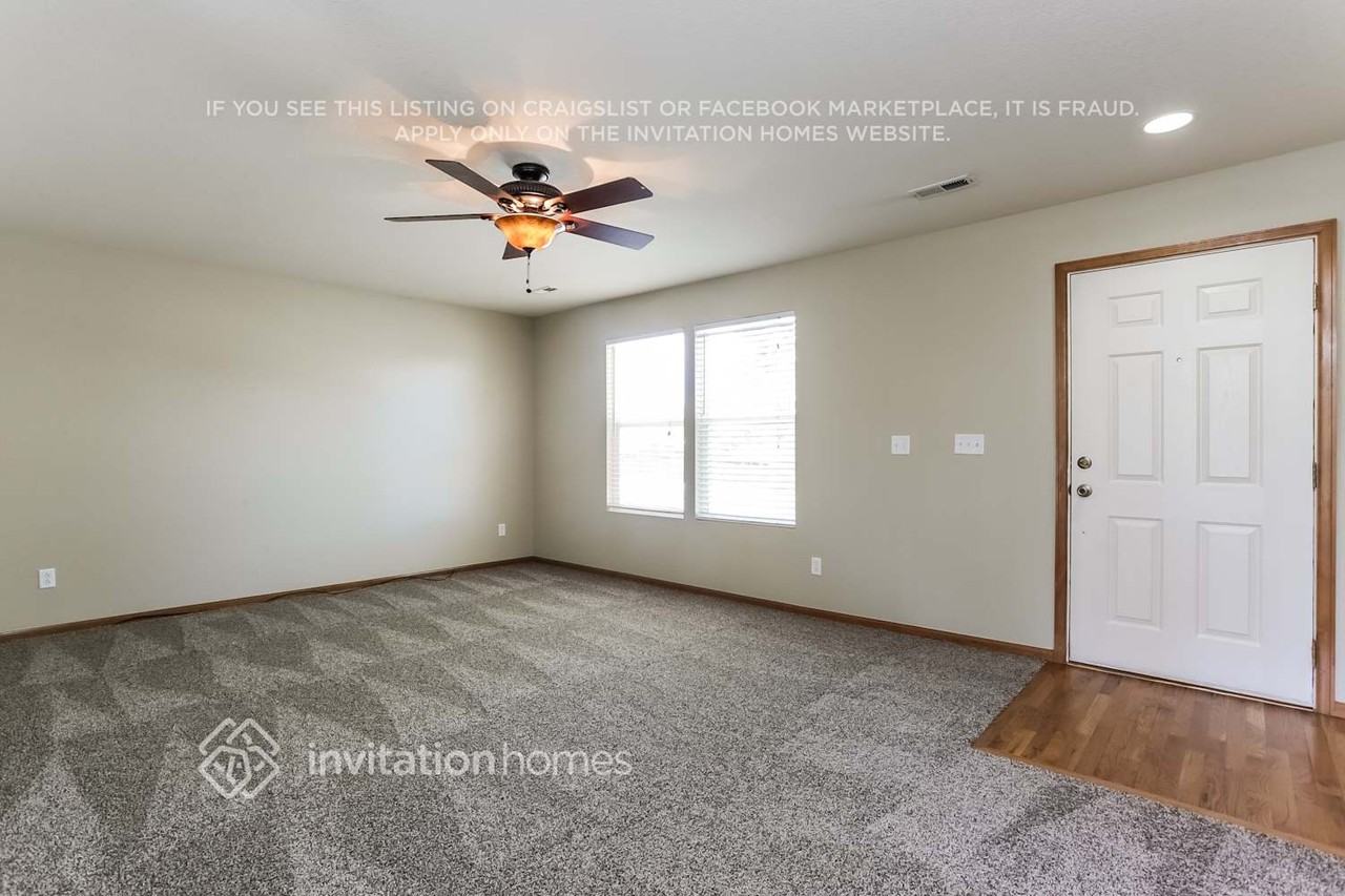 1320 Bluebird St - Photo 3 of 18