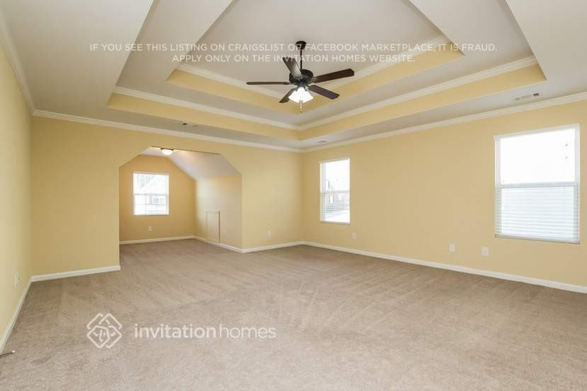 1313 Invermere Dr Se - Photo 7 of 18