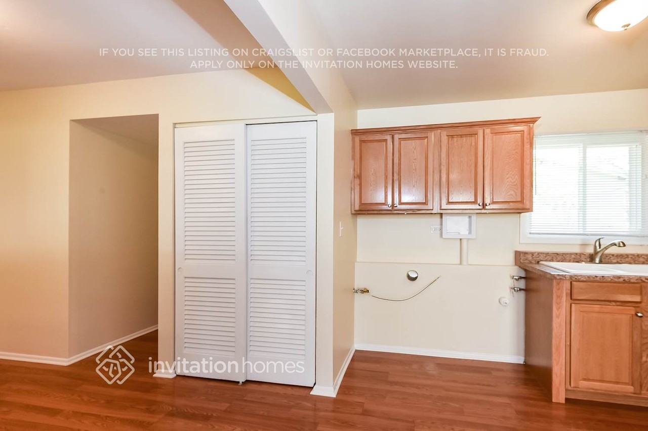 1571 Birch Ave - Photo 7 of 20