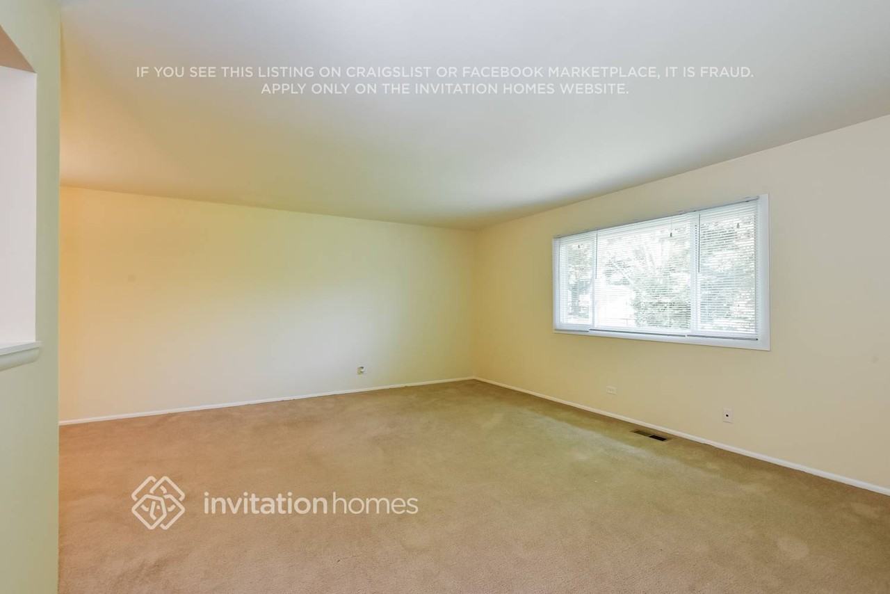 1571 Birch Ave - Photo 5 of 16