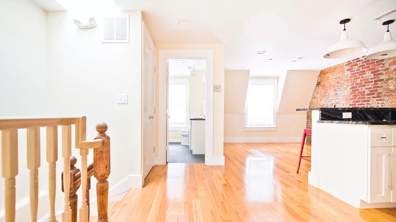 239 Boston St - Photo 2 of 9