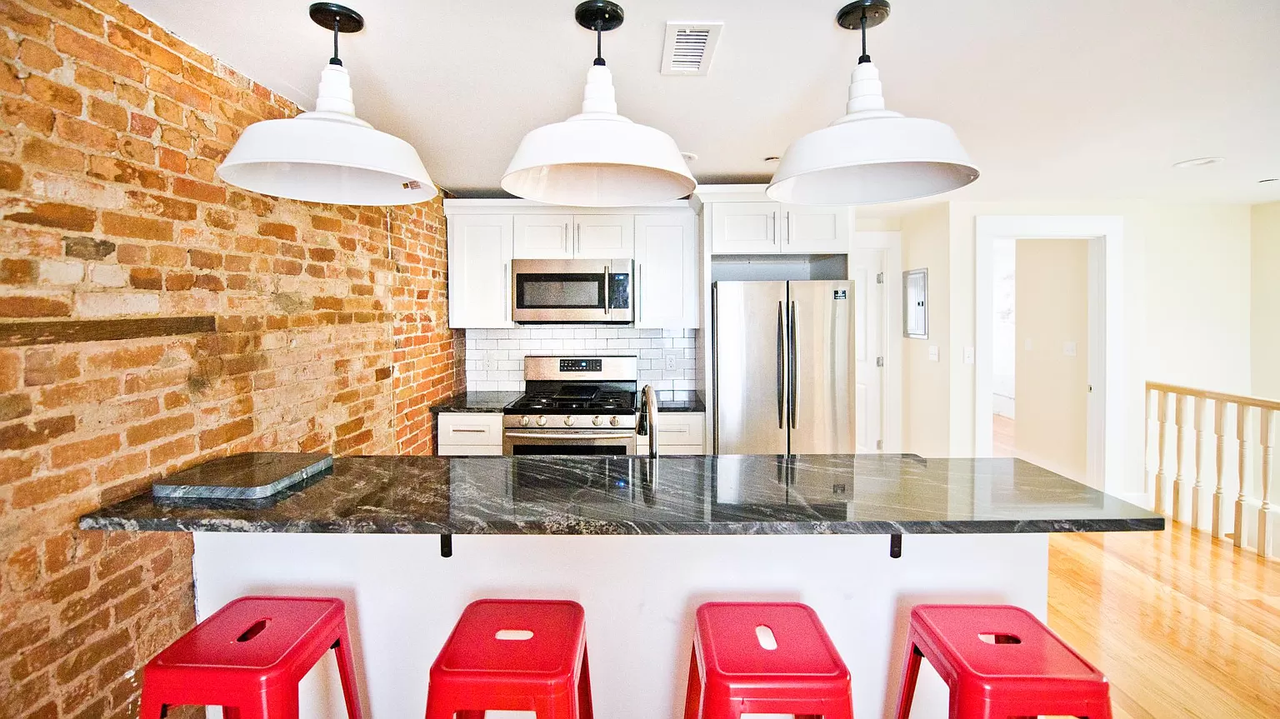 239 Boston St - Photo 3 of 9