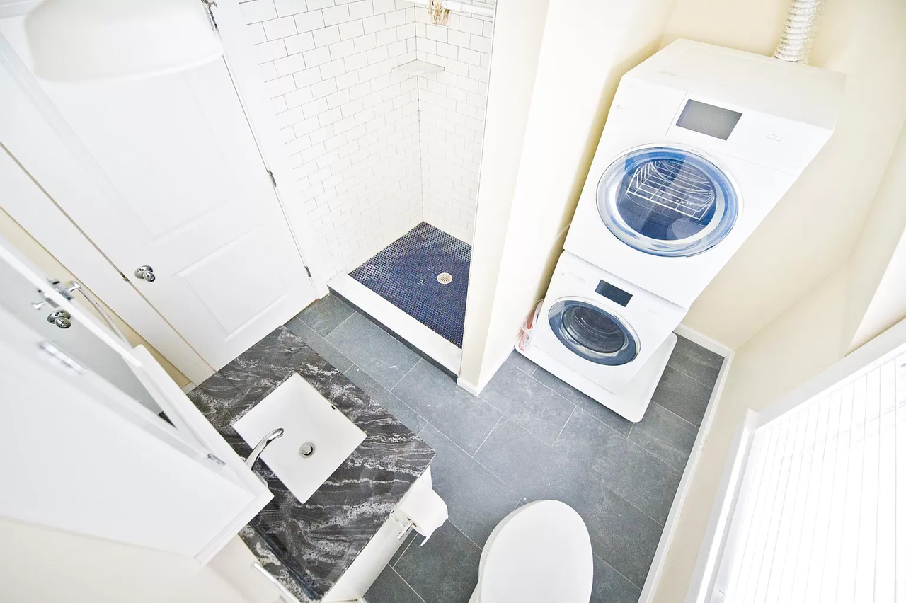 239 Boston St - Photo 7 of 9