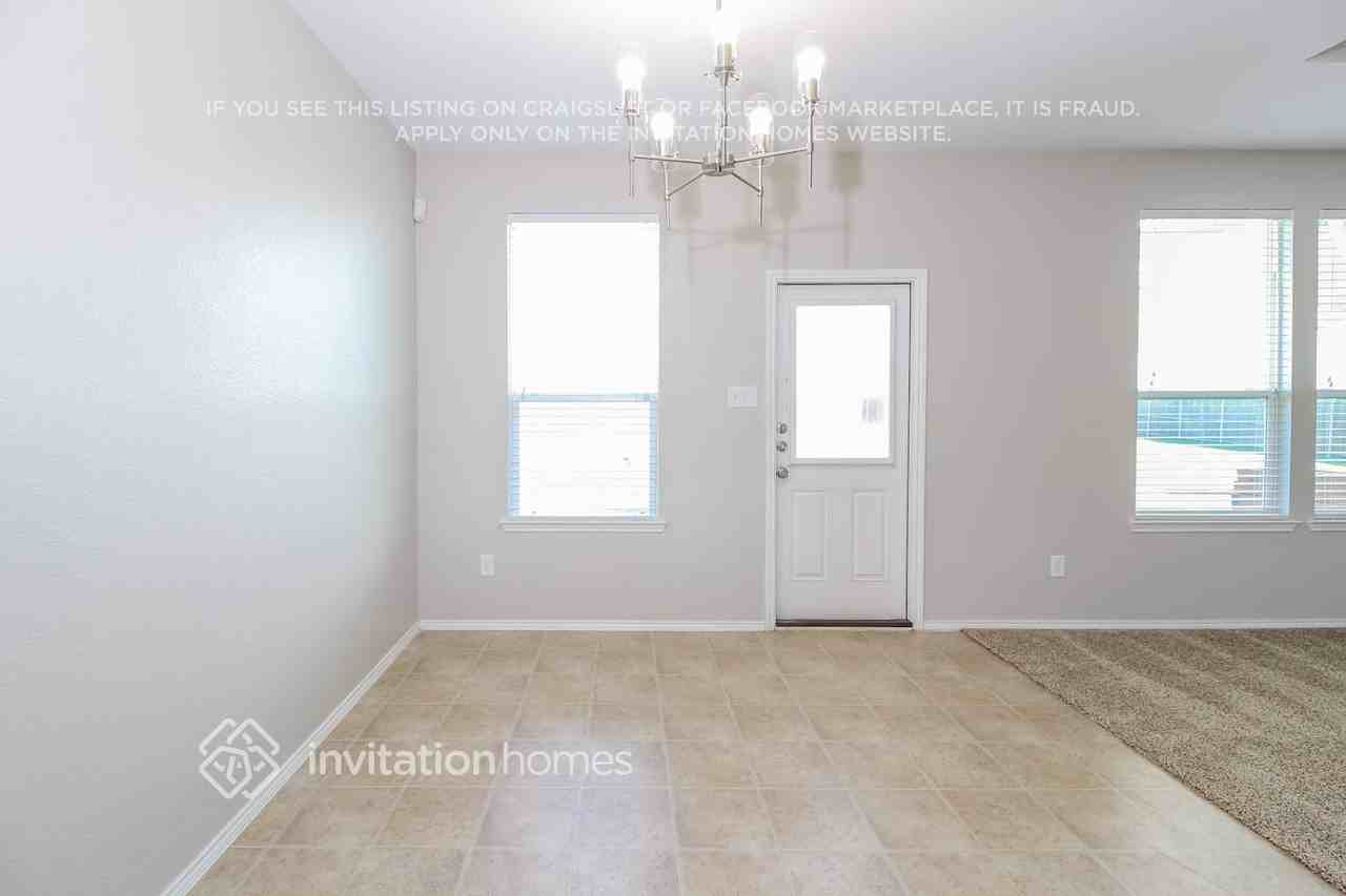 3137 Walker Creek Dr - Photo 3 of 16