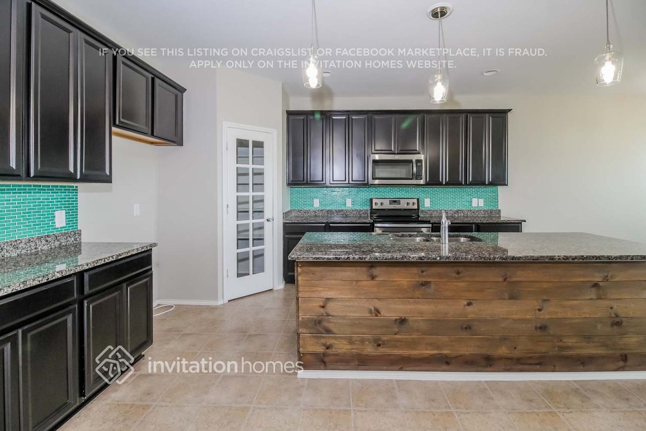 3137 Walker Creek Dr - Photo 5 of 16