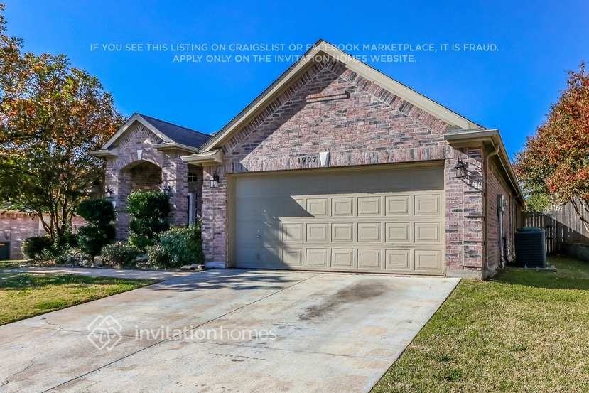 1907 Winter Park Dr - Photo 2 of 25