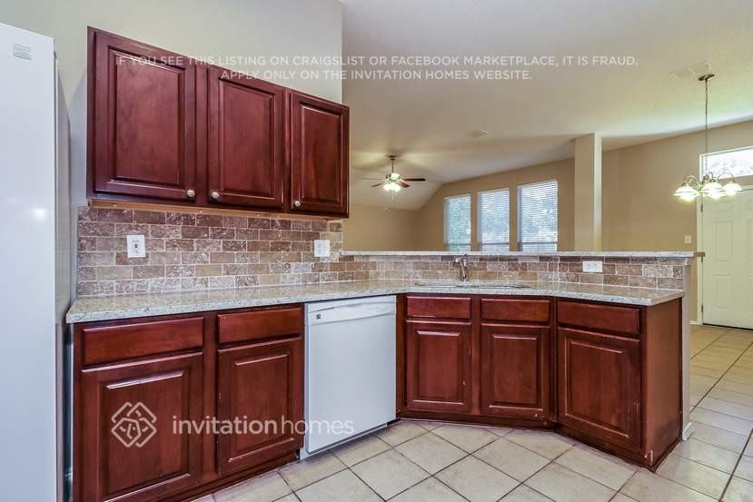 1907 Winter Park Dr - Photo 7 of 25
