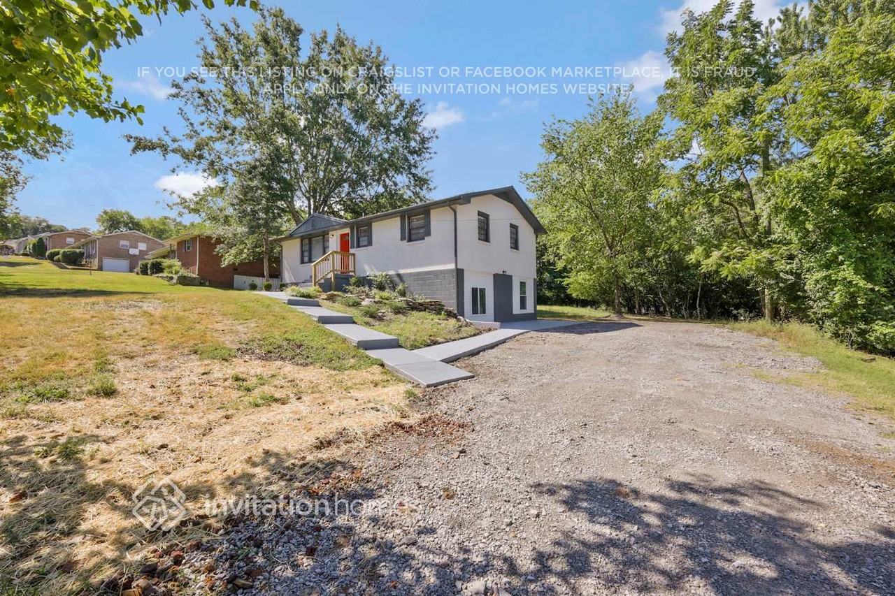 118 Robinhood Cir - Photo 3 of 27