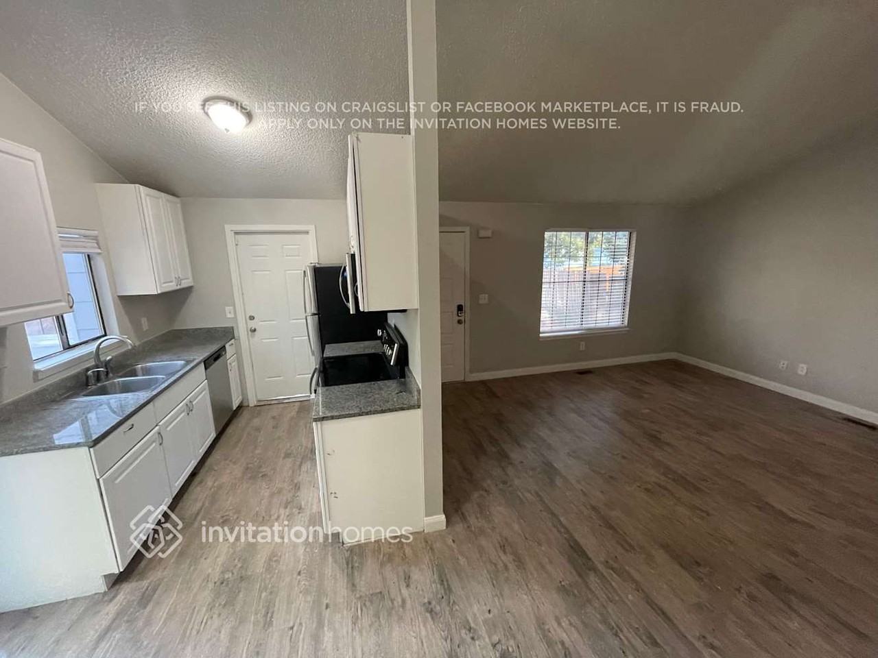 17405 E Temple Dr - Photo 3 of 15
