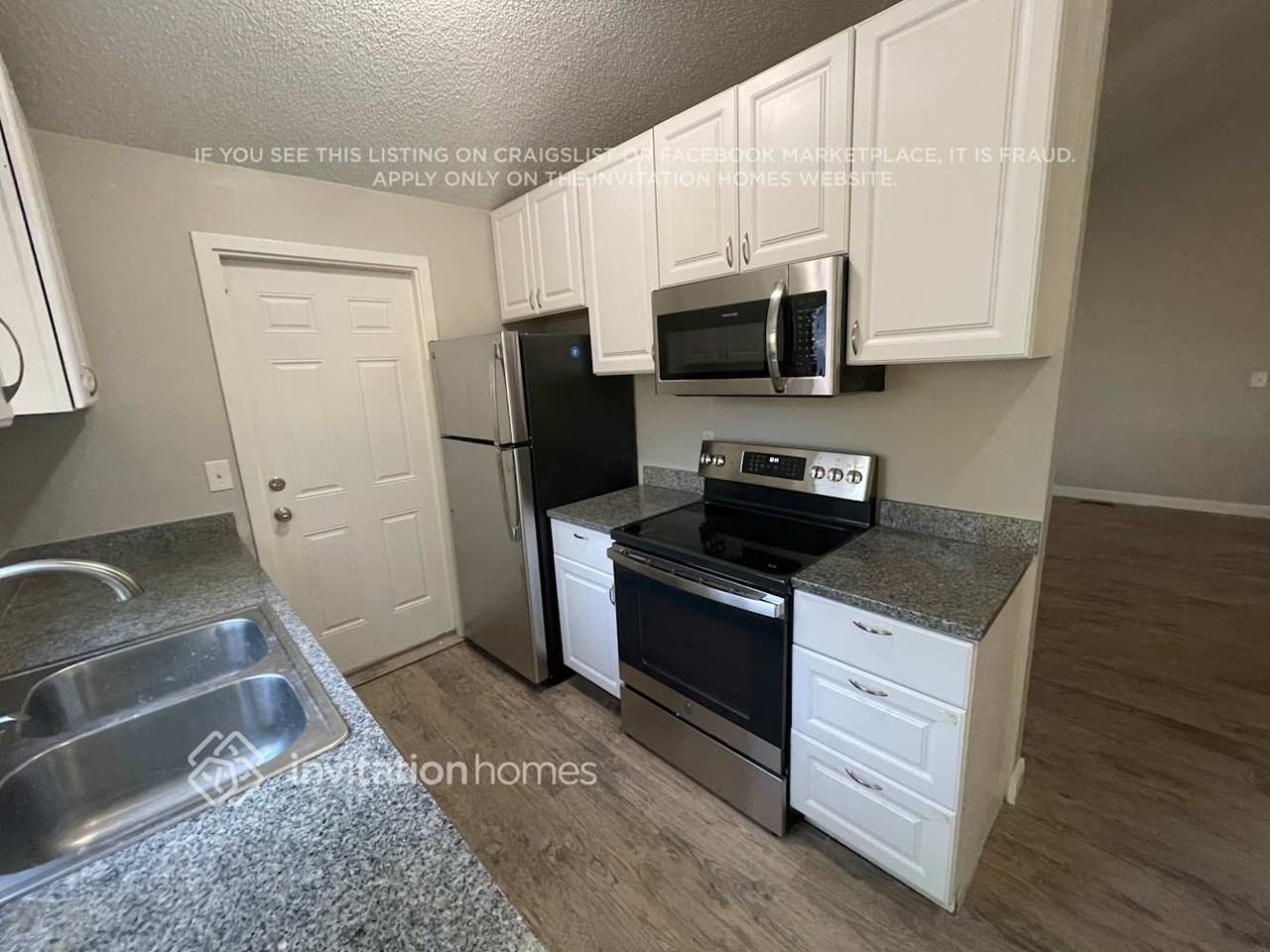 17405 E Temple Dr - Photo 4 of 15