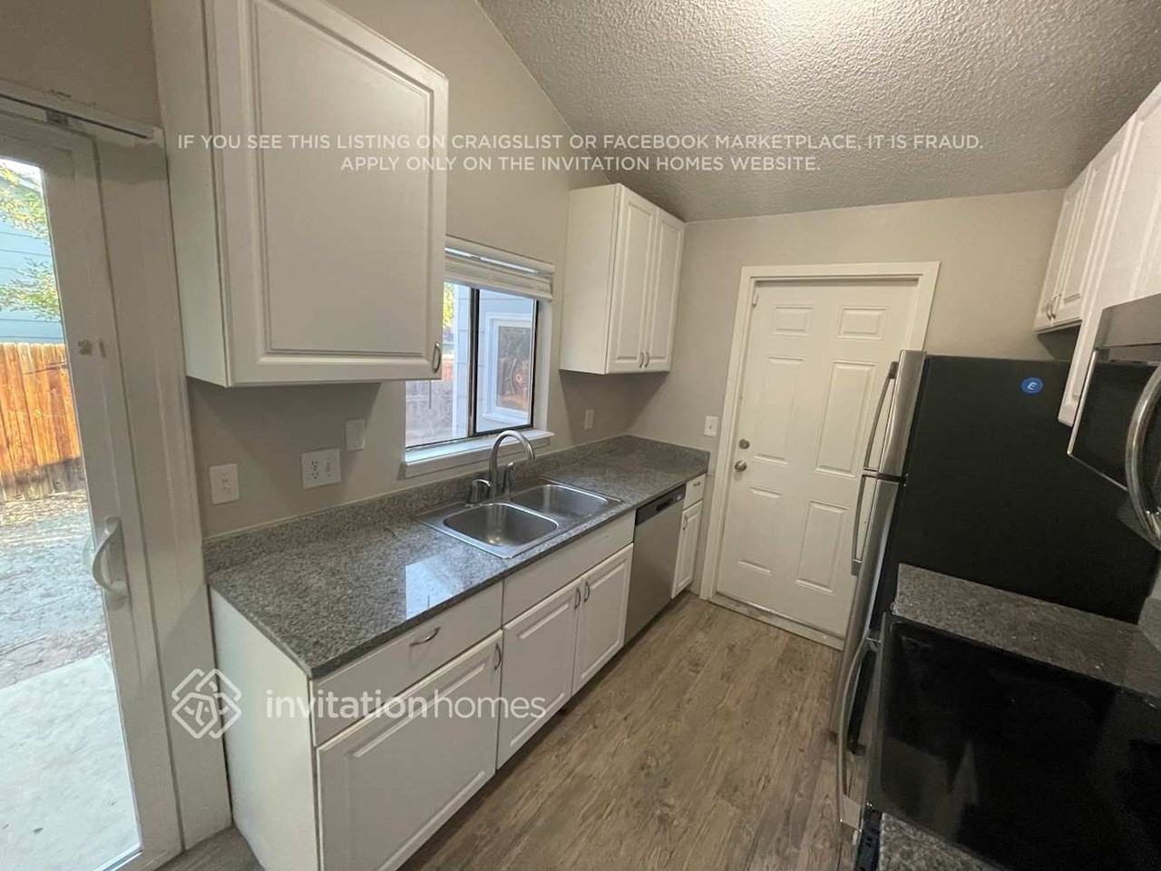17405 E Temple Dr - Photo 5 of 15