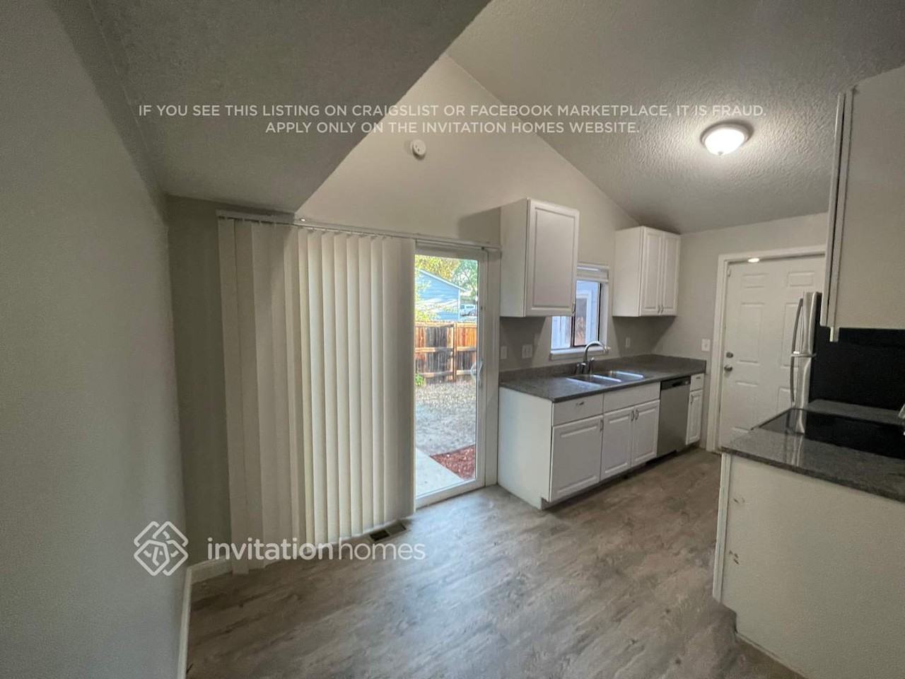 17405 E Temple Dr - Photo 6 of 15