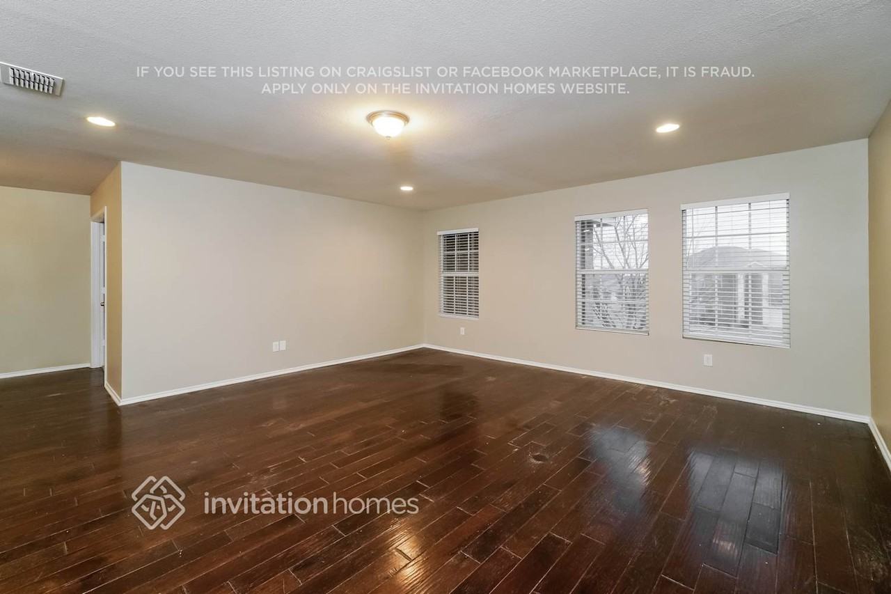 8000 Stowe Springs Ln - Photo 4 of 20