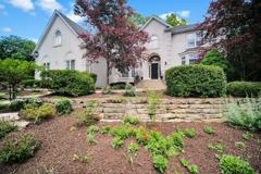 36W244 Fieldcrest Dr - Photo 1 of 1