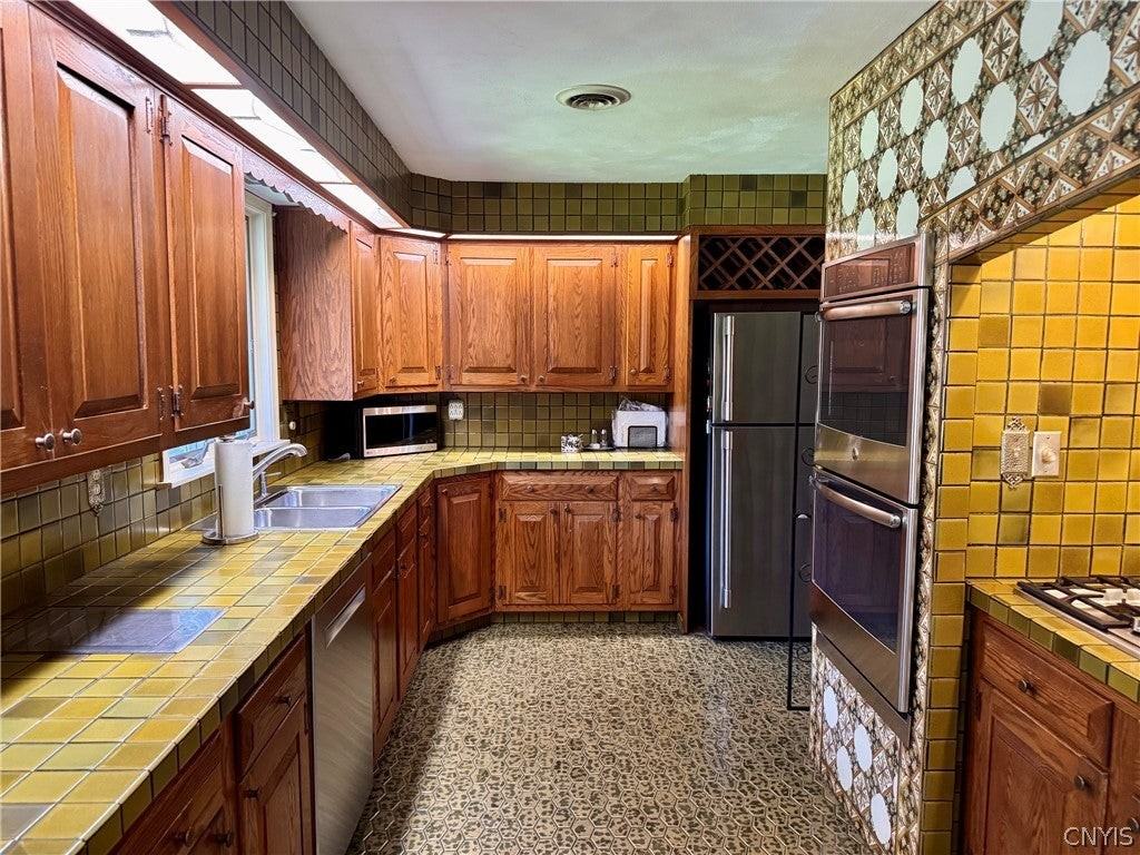 112 Old Farm Rd - Photo 4 of 32