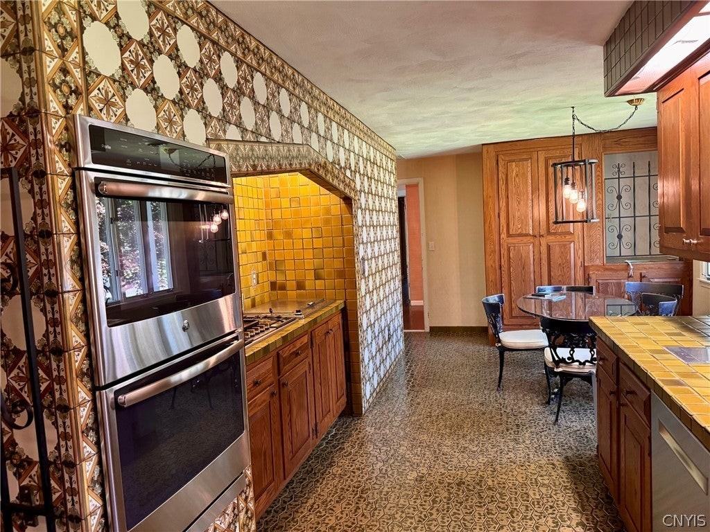 112 Old Farm Rd - Photo 5 of 32