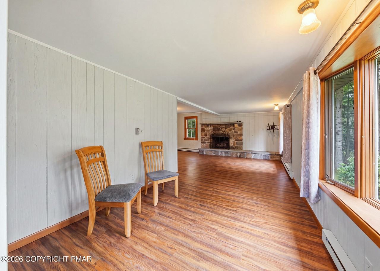 253 Thomas Rd - Photo 5 of 26