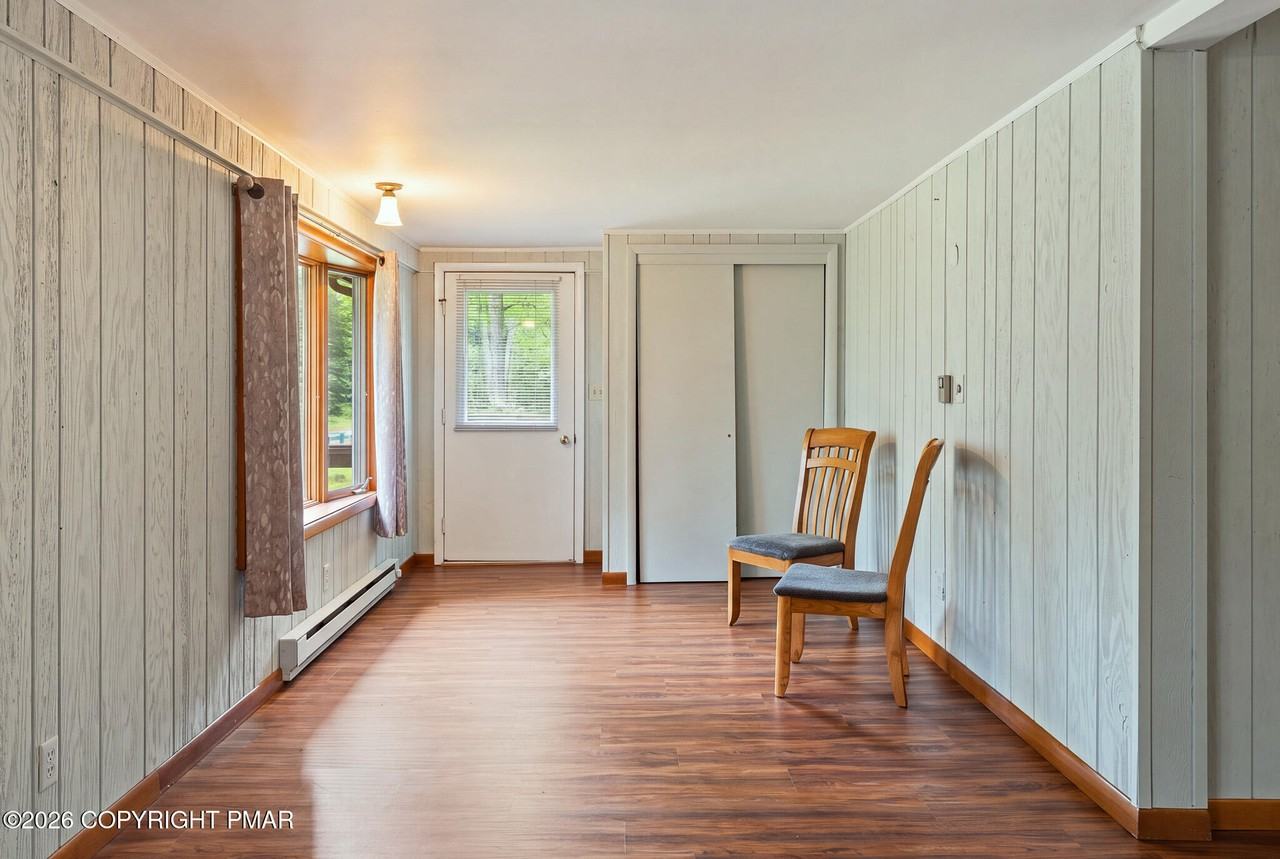 253 Thomas Rd - Photo 6 of 26