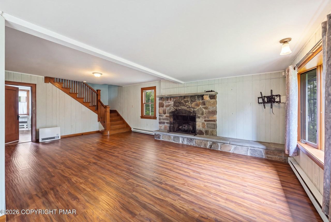 253 Thomas Rd - Photo 7 of 26