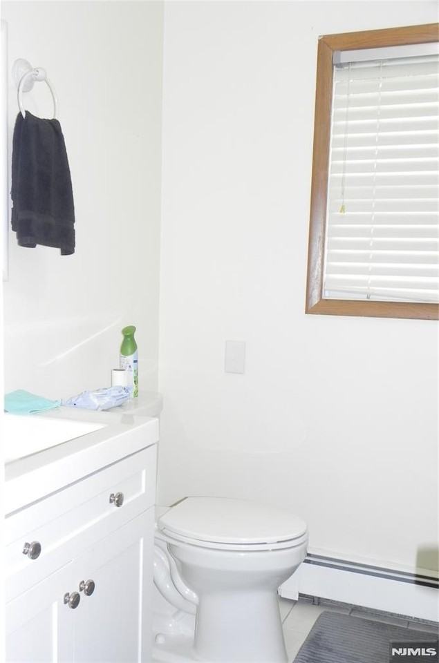 453 Liberty St - Photo 7 of 14