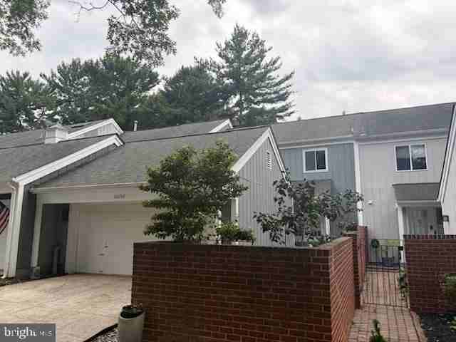 20742 Highland Hall Dr - Photo 2 of 9