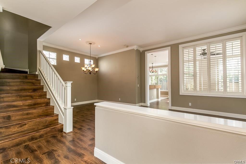 2717 Plumb Dr - Photo 2 of 18