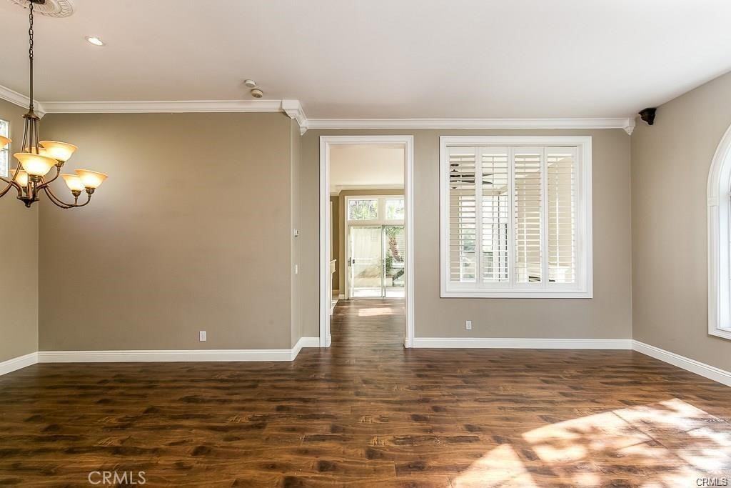 2717 Plumb Dr - Photo 3 of 18