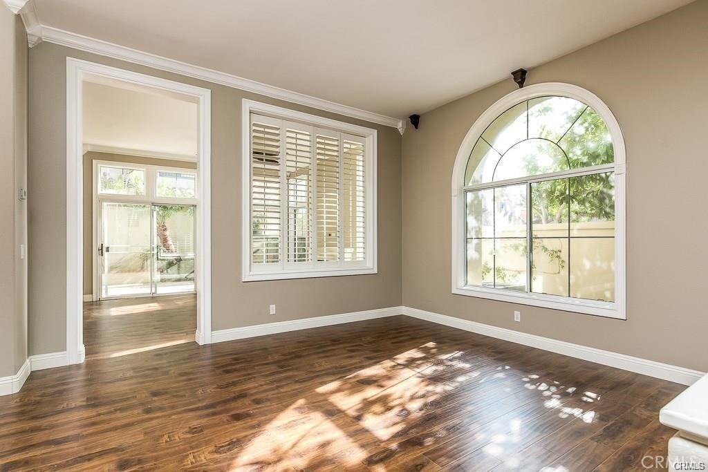 2717 Plumb Dr - Photo 4 of 18