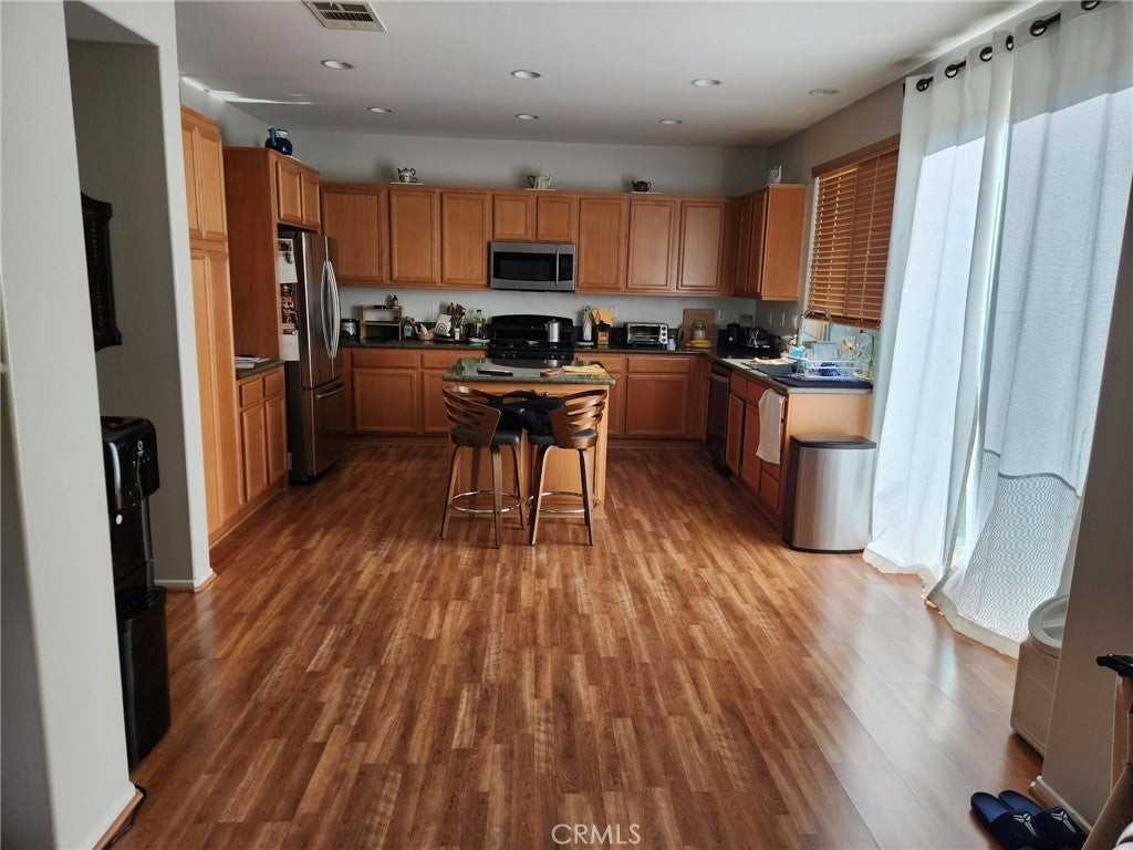 36934 Bay Hill Dr - Photo 6 of 8