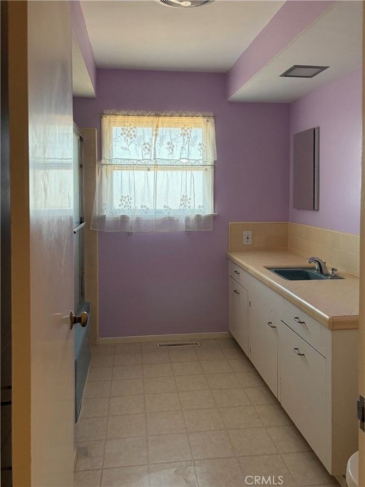 17 Andrea Ln - Photo 6 of 25