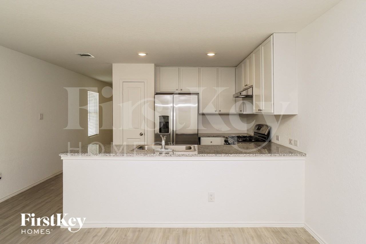 2418 Double Oak Dr - Photo 7 of 19
