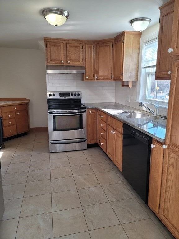 159 Cross St - Photo 7 of 19