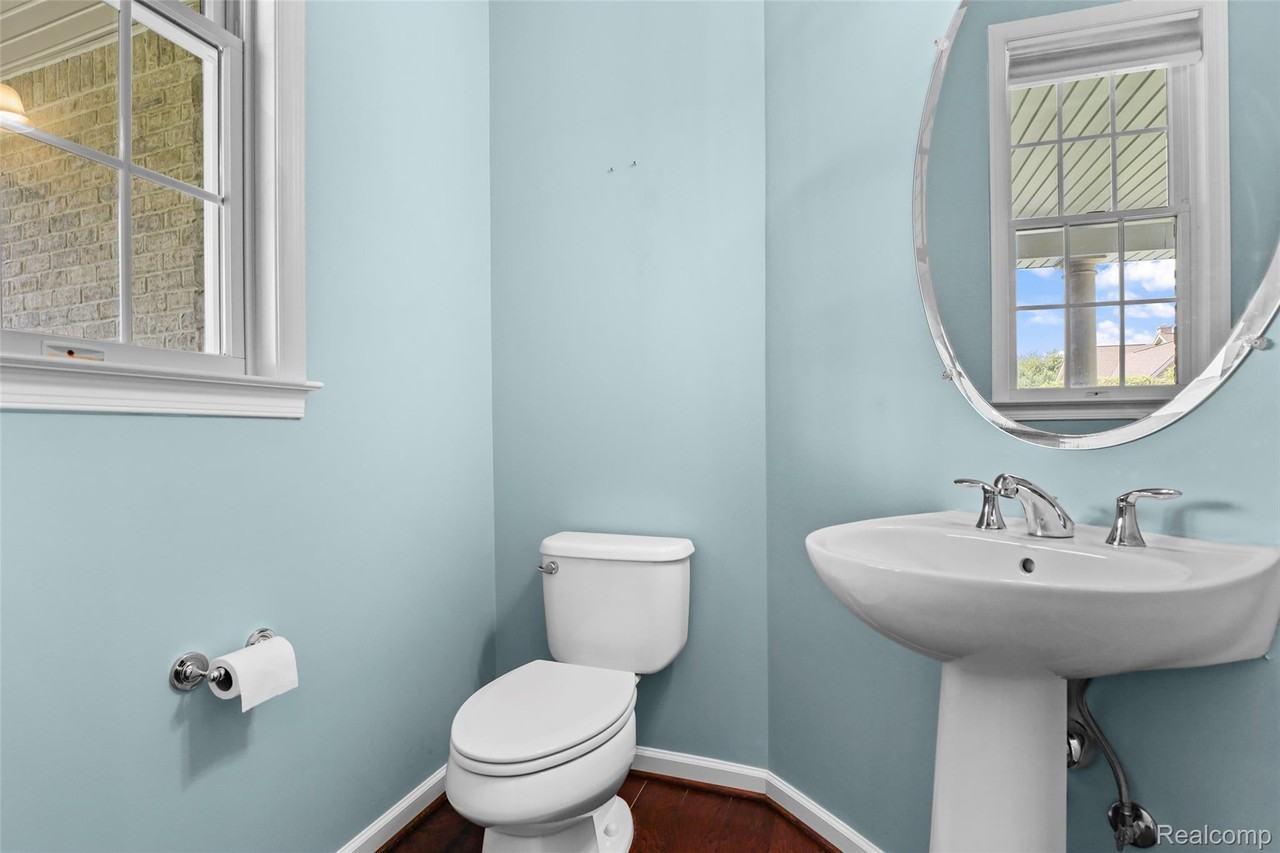 24303 Saybrook Ct - Photo 5 of 50