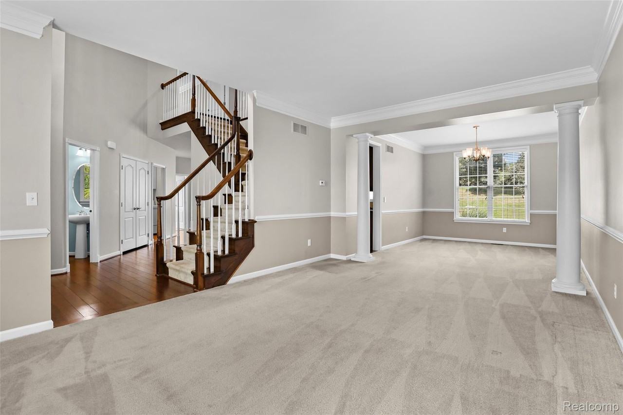 24303 Saybrook Ct - Photo 6 of 50