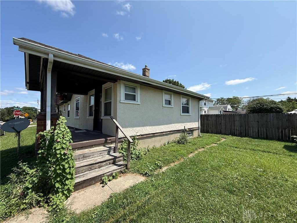 2406 Glenarm Ave - Photo 3 of 17