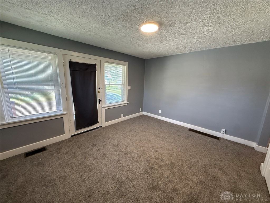 2406 Glenarm Ave - Photo 5 of 17