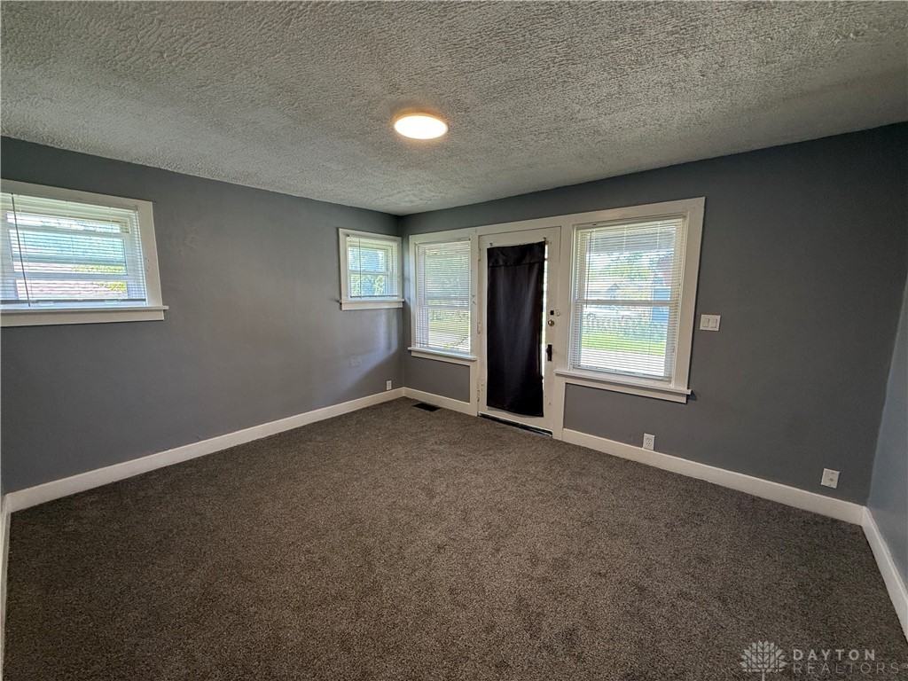 2406 Glenarm Ave - Photo 6 of 17