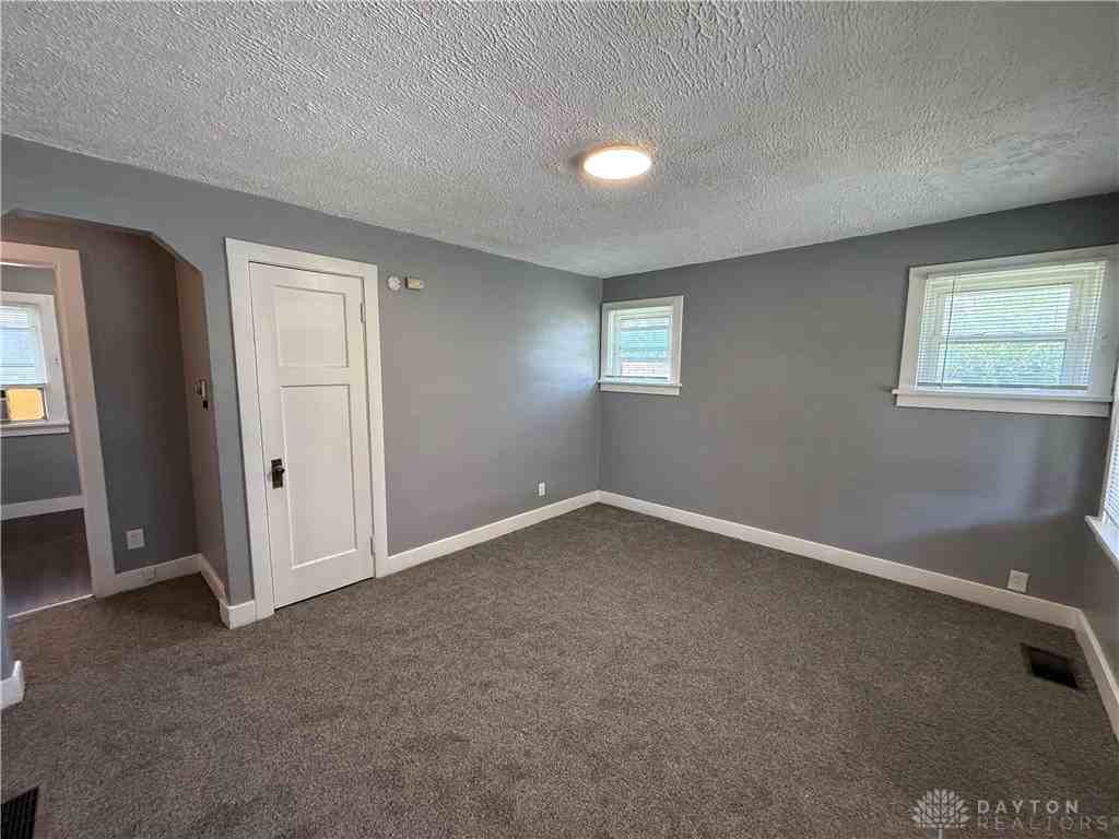 2406 Glenarm Ave - Photo 7 of 17