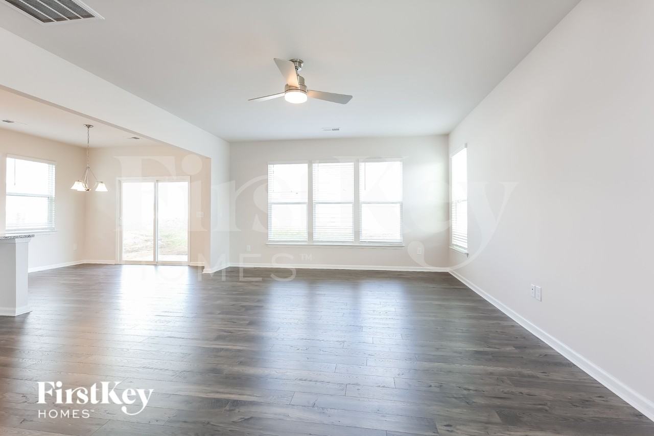 1100 Mission Hill Ln - Photo 3 of 16