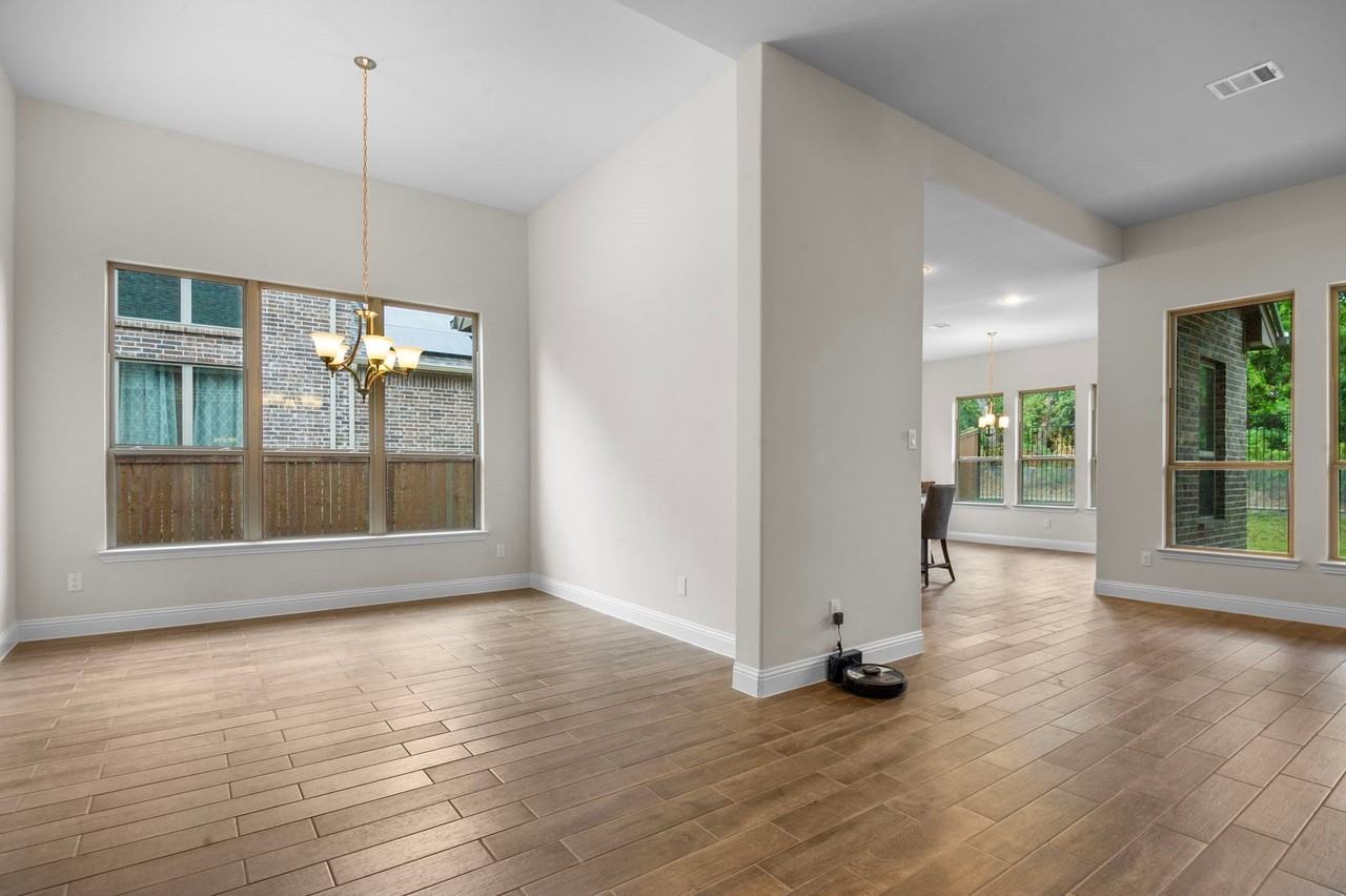16050 Talamore Ln - Photo 4 of 37