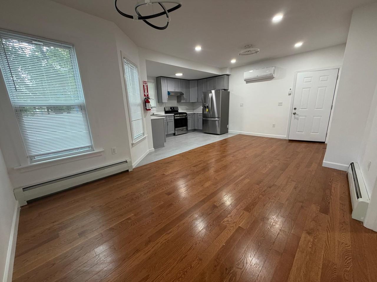 49 Mercer St - Photo 2 of 11