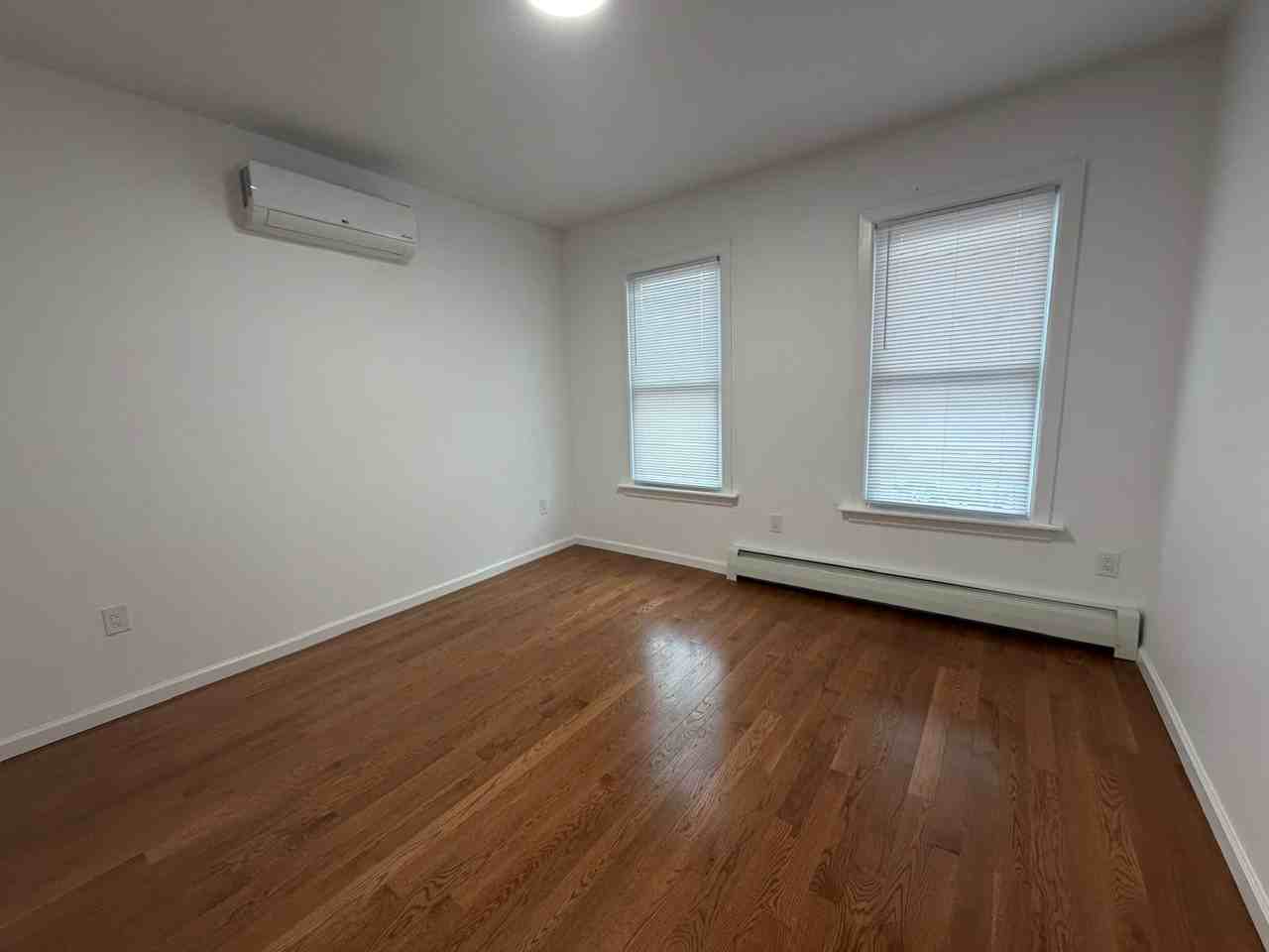 49 Mercer St - Photo 5 of 11