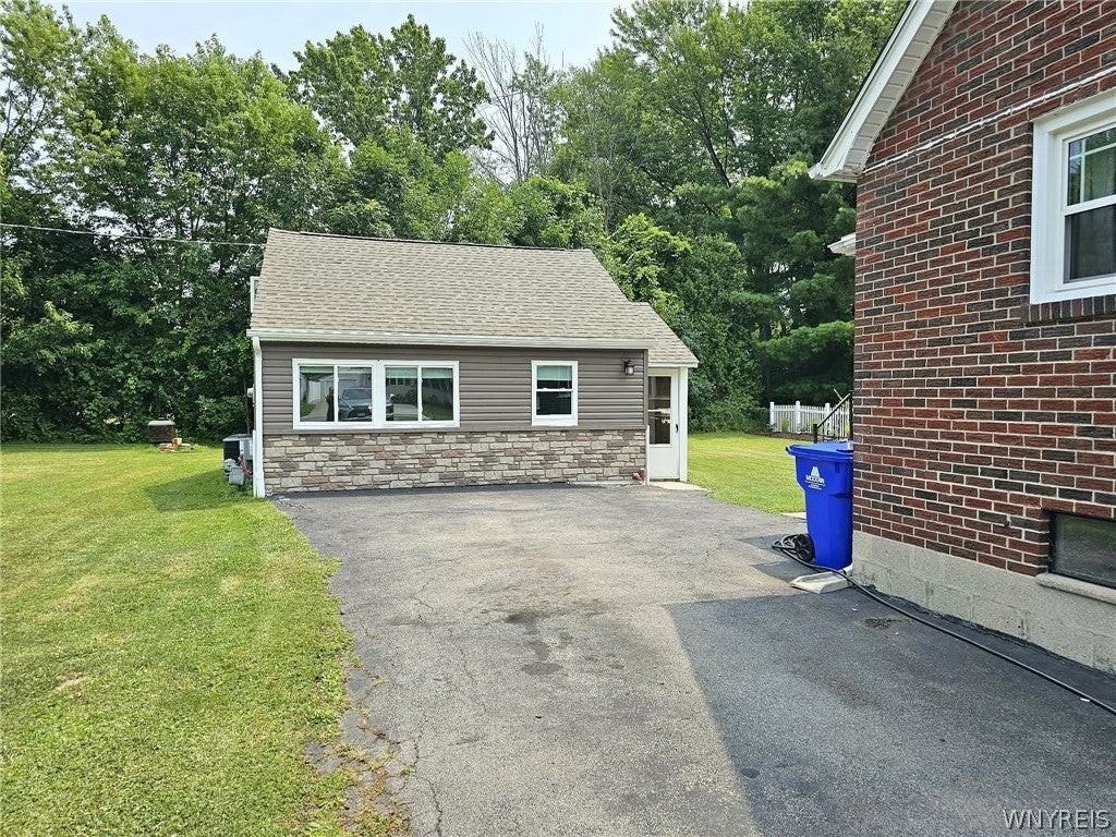 6183 Wright Pl - Photo 3 of 21