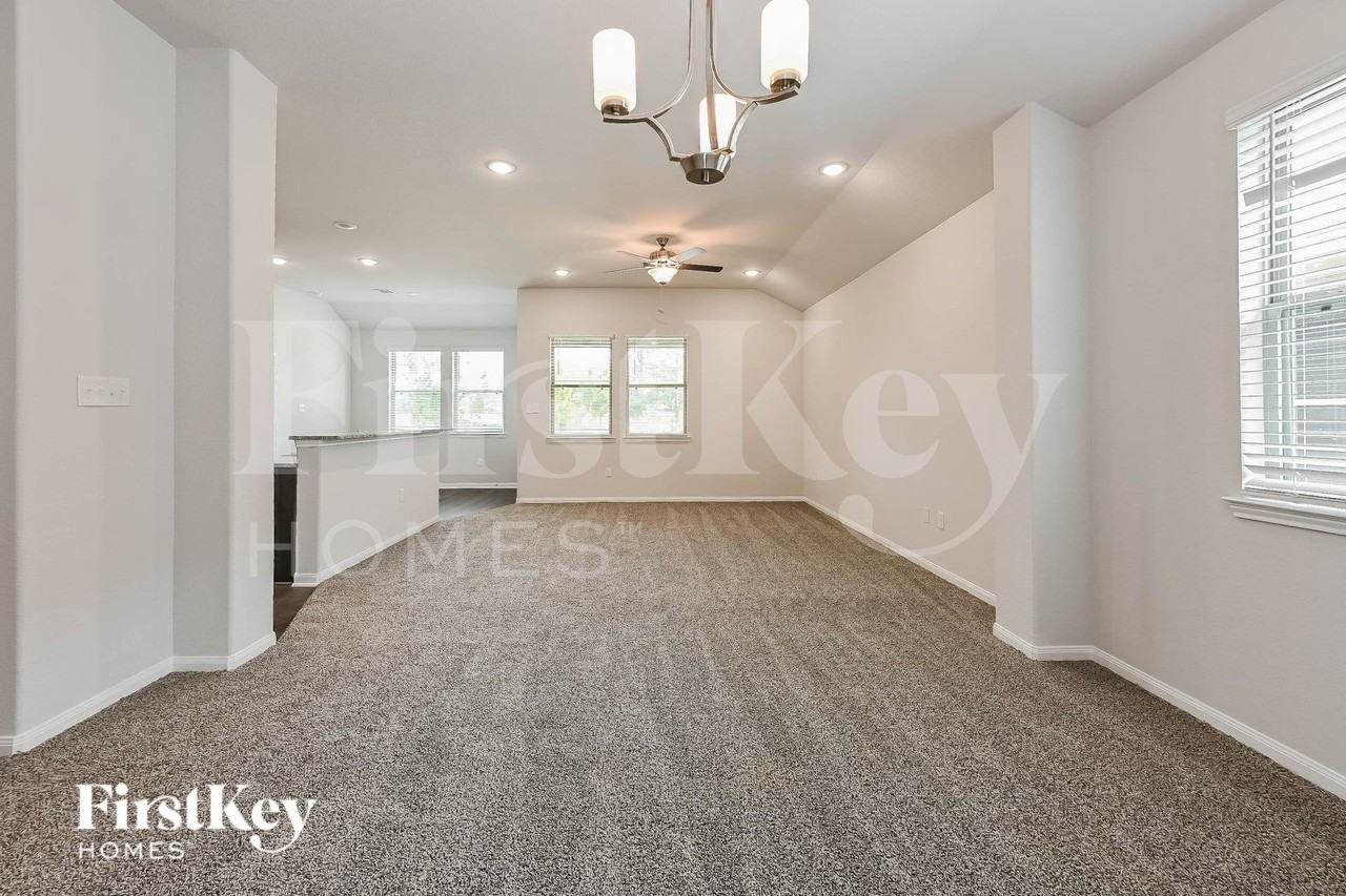 14775 Country Club Dr - Photo 5 of 15