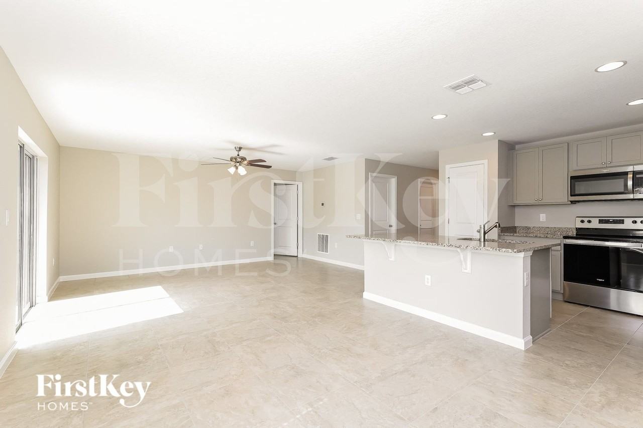 228 Southern Breeze Loop - Photo 5 of 16
